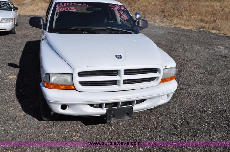 image for item F2084 2003 Dodge Durango SUV
