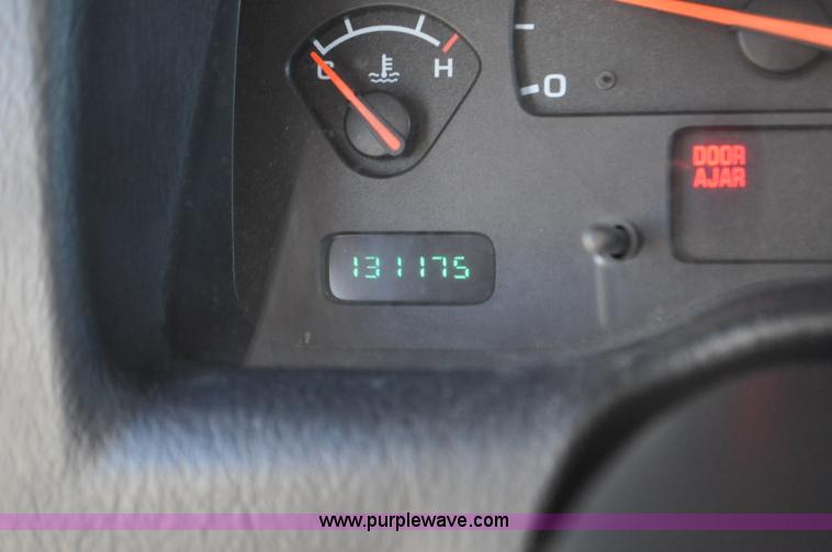 image for item F2084 2003 Dodge Durango SUV