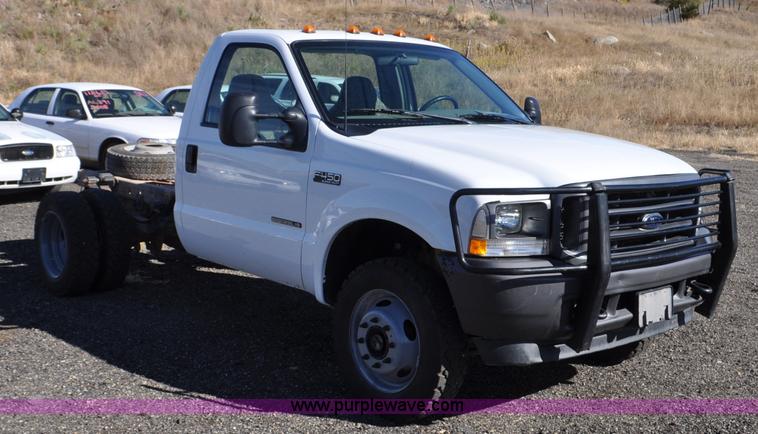 image for item F2085 2002 Ford F450 Super Duty truck cab and chassis