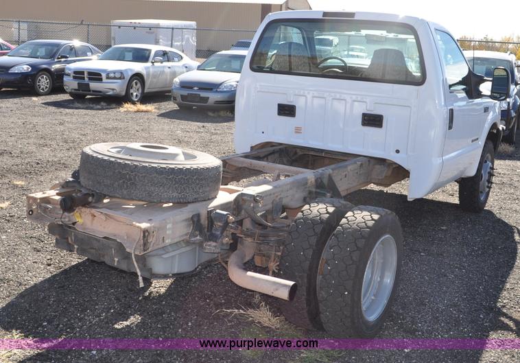 image for item F2085 2002 Ford F450 Super Duty truck cab and chassis