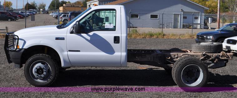image for item F2085 2002 Ford F450 Super Duty truck cab and chassis