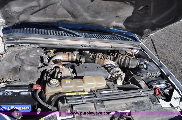 image for item F2085 2002 Ford F450 Super Duty truck cab and chassis