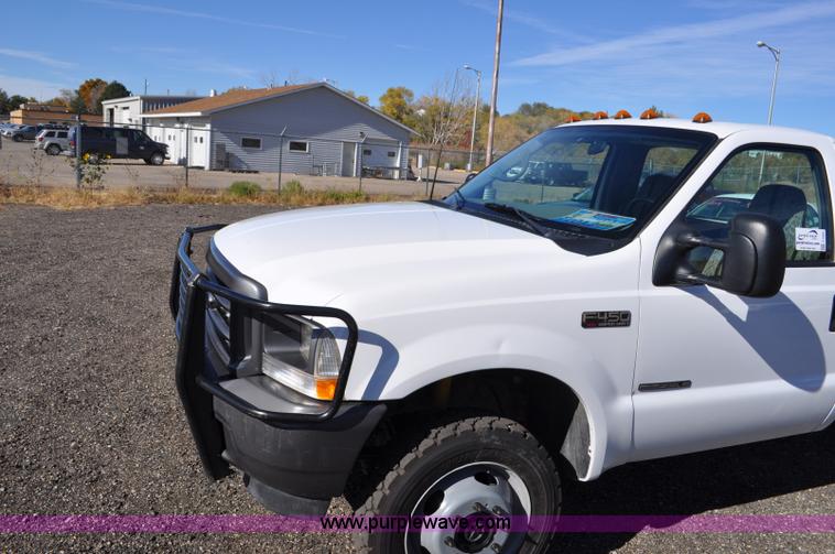 image for item F2085 2002 Ford F450 Super Duty truck cab and chassis