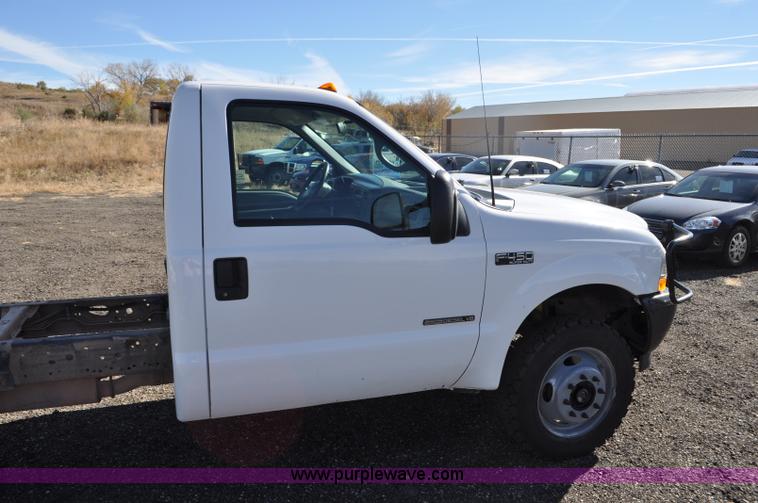 image for item F2085 2002 Ford F450 Super Duty truck cab and chassis