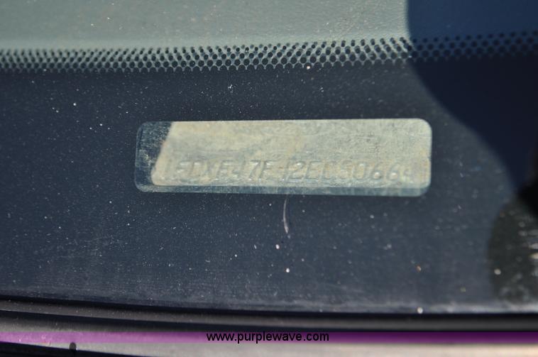 image for item F2085 2002 Ford F450 Super Duty truck cab and chassis