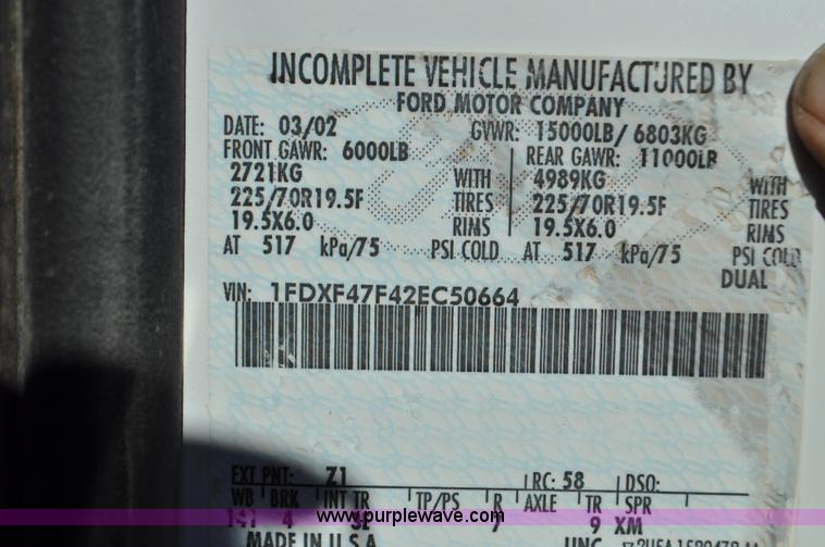 image for item F2085 2002 Ford F450 Super Duty truck cab and chassis