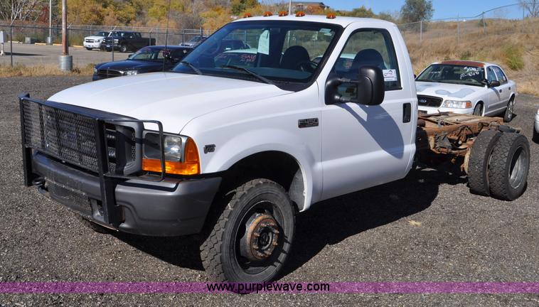 image for item F2086 2000 Ford F450 Super Duty truck cab and chassis
