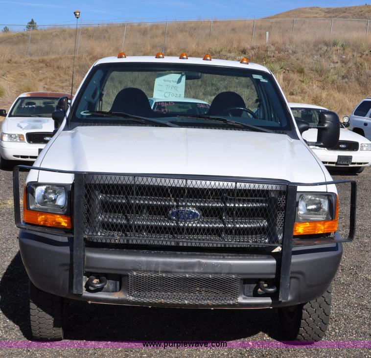 image for item F2086 2000 Ford F450 Super Duty truck cab and chassis