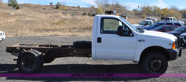 image for item F2086 2000 Ford F450 Super Duty truck cab and chassis