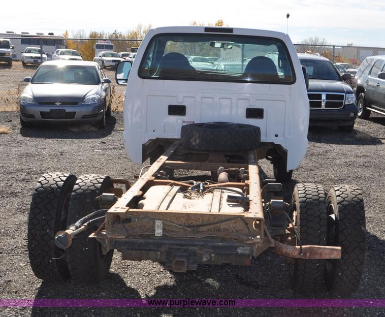 image for item F2086 2000 Ford F450 Super Duty truck cab and chassis