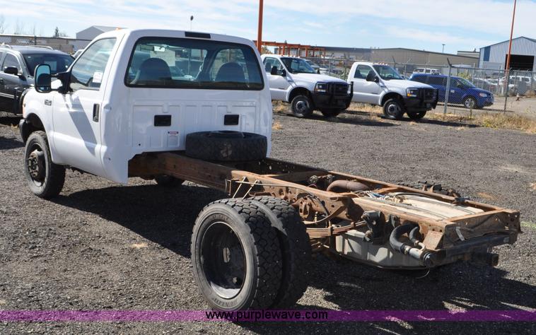 image for item F2086 2000 Ford F450 Super Duty truck cab and chassis