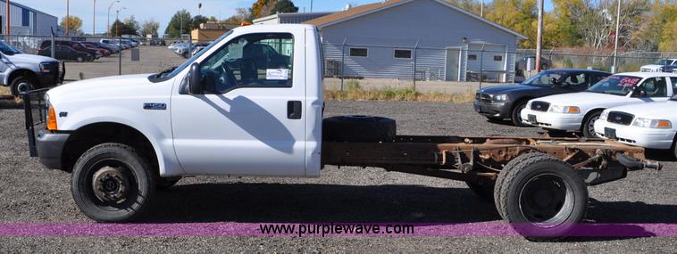 image for item F2086 2000 Ford F450 Super Duty truck cab and chassis