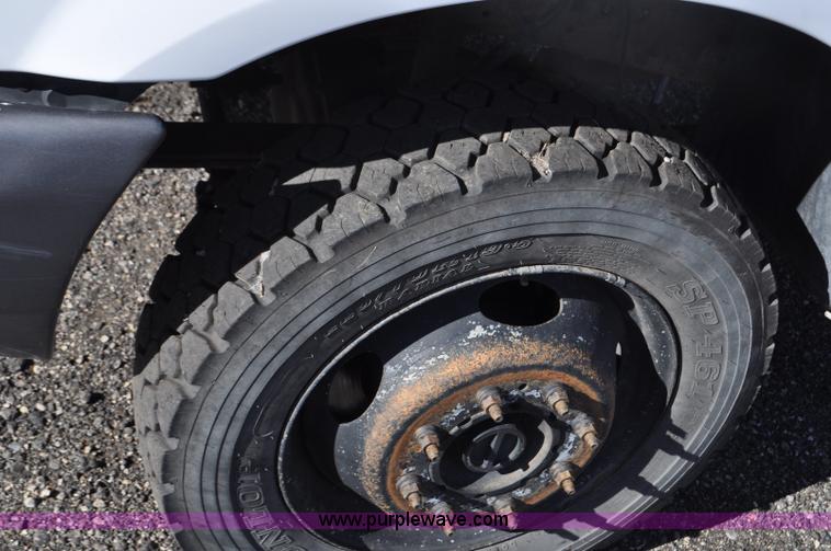 image for item F2086 2000 Ford F450 Super Duty truck cab and chassis