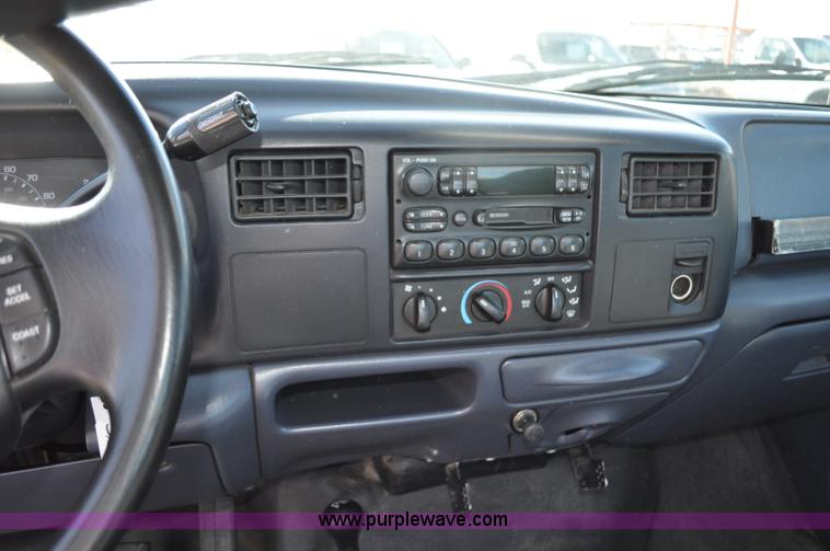 image for item F2086 2000 Ford F450 Super Duty truck cab and chassis