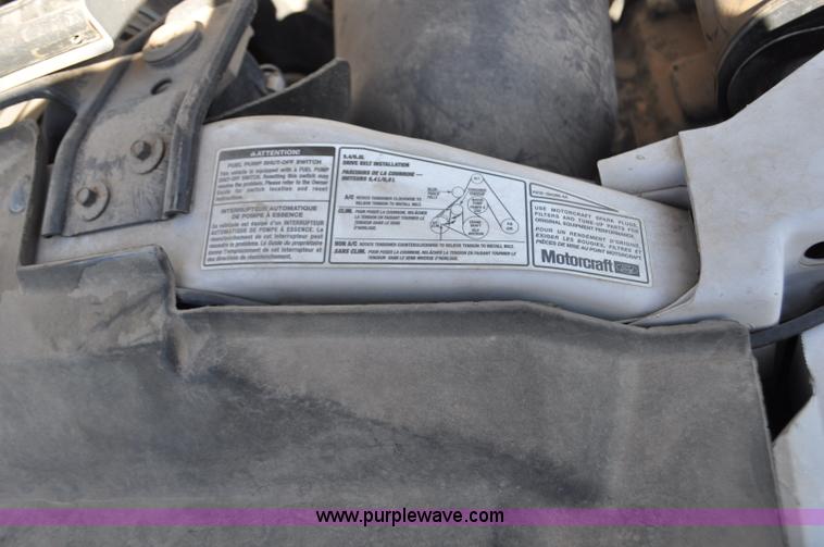 image for item F2086 2000 Ford F450 Super Duty truck cab and chassis