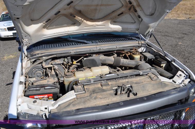 image for item F2086 2000 Ford F450 Super Duty truck cab and chassis