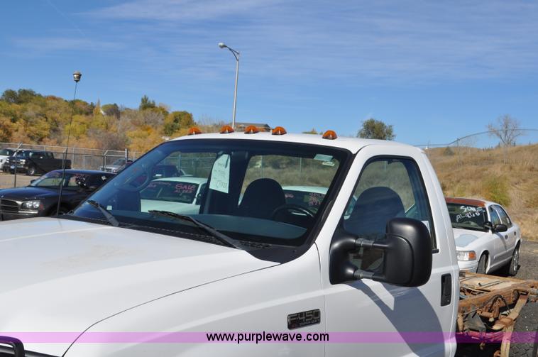 image for item F2086 2000 Ford F450 Super Duty truck cab and chassis