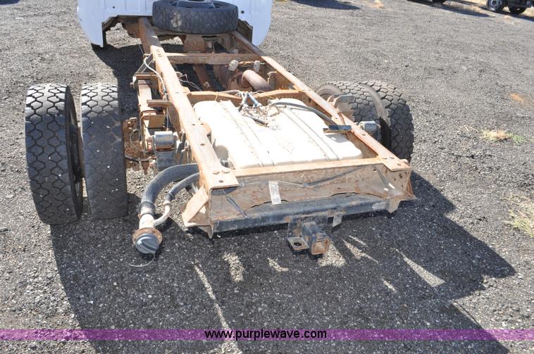 image for item F2086 2000 Ford F450 Super Duty truck cab and chassis