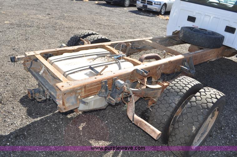 image for item F2086 2000 Ford F450 Super Duty truck cab and chassis