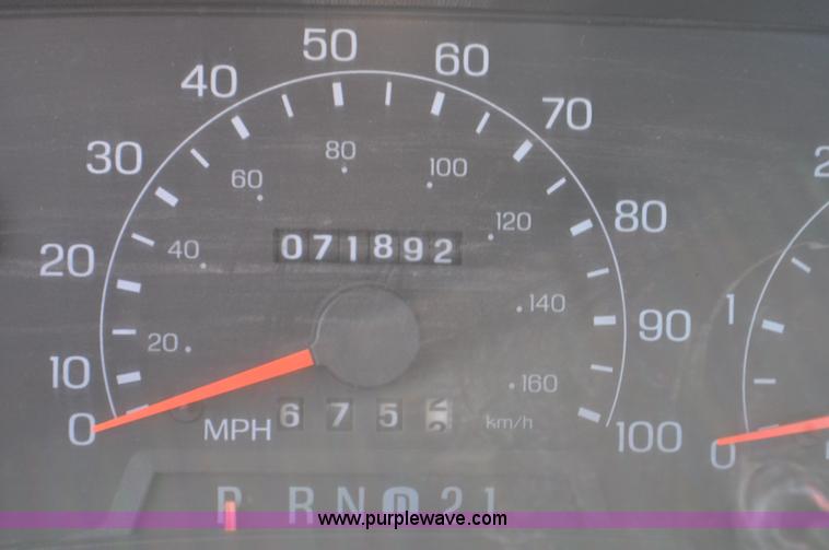 image for item F2086 2000 Ford F450 Super Duty truck cab and chassis