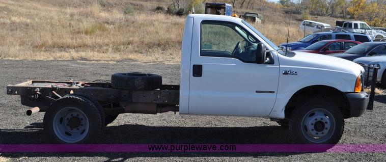image for item F2087 1999 Ford F450 Super Duty XL truck cab and chassis