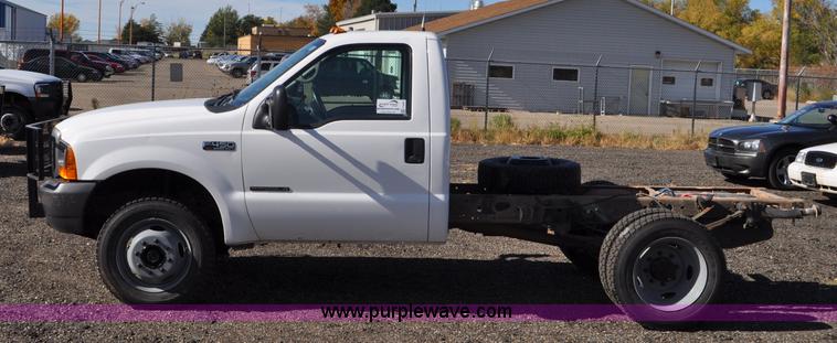 image for item F2087 1999 Ford F450 Super Duty XL truck cab and chassis