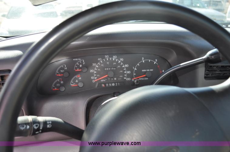 image for item F2087 1999 Ford F450 Super Duty XL truck cab and chassis