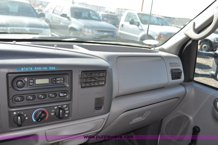 image for item F2087 1999 Ford F450 Super Duty XL truck cab and chassis