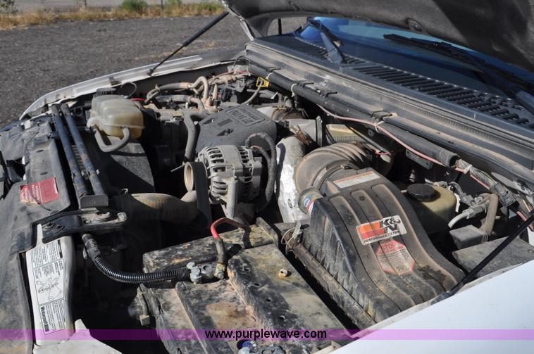 image for item F2087 1999 Ford F450 Super Duty XL truck cab and chassis