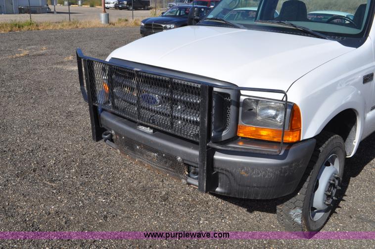 image for item F2087 1999 Ford F450 Super Duty XL truck cab and chassis
