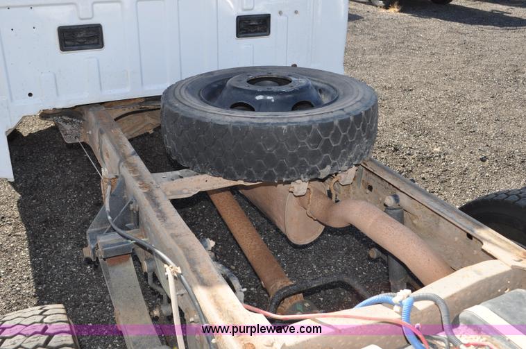 image for item F2087 1999 Ford F450 Super Duty XL truck cab and chassis