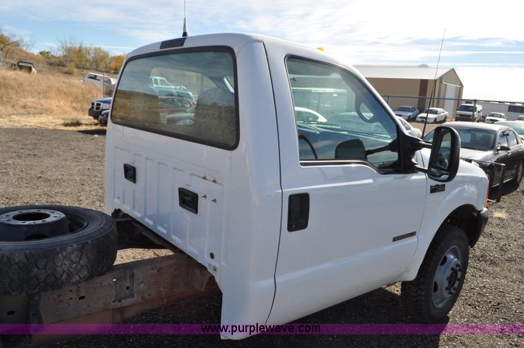 image for item F2087 1999 Ford F450 Super Duty XL truck cab and chassis