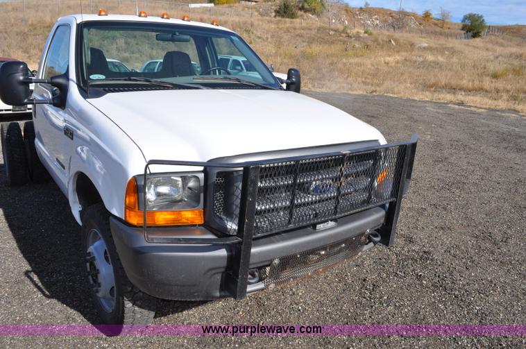 image for item F2087 1999 Ford F450 Super Duty XL truck cab and chassis