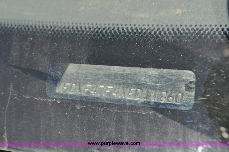 image for item F2087 1999 Ford F450 Super Duty XL truck cab and chassis