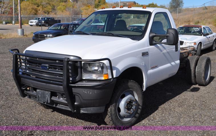 image for item F2088 2004 Ford F450 Super Duty XL truck cab and chassis