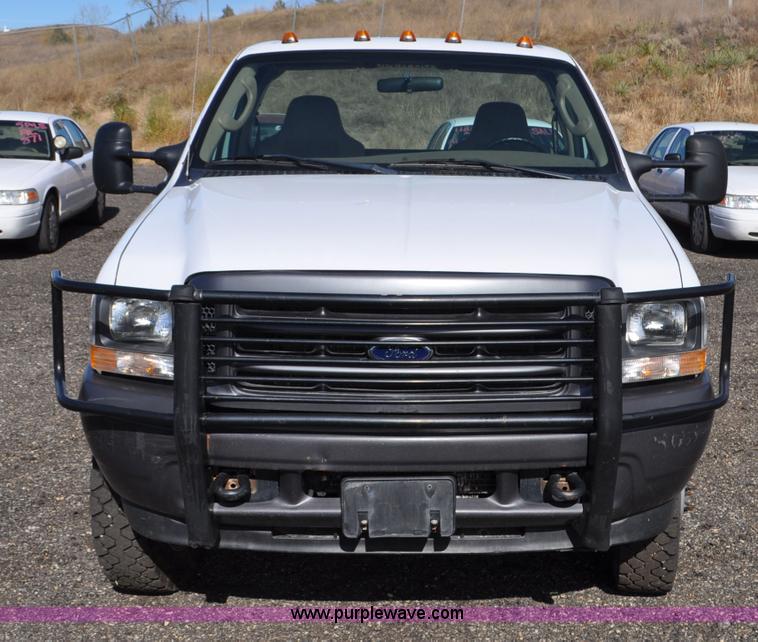 image for item F2088 2004 Ford F450 Super Duty XL truck cab and chassis