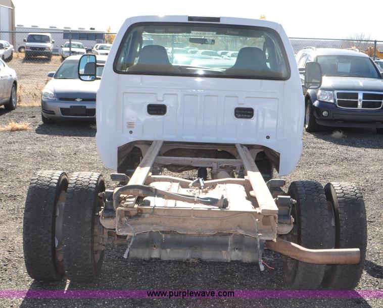image for item F2088 2004 Ford F450 Super Duty XL truck cab and chassis
