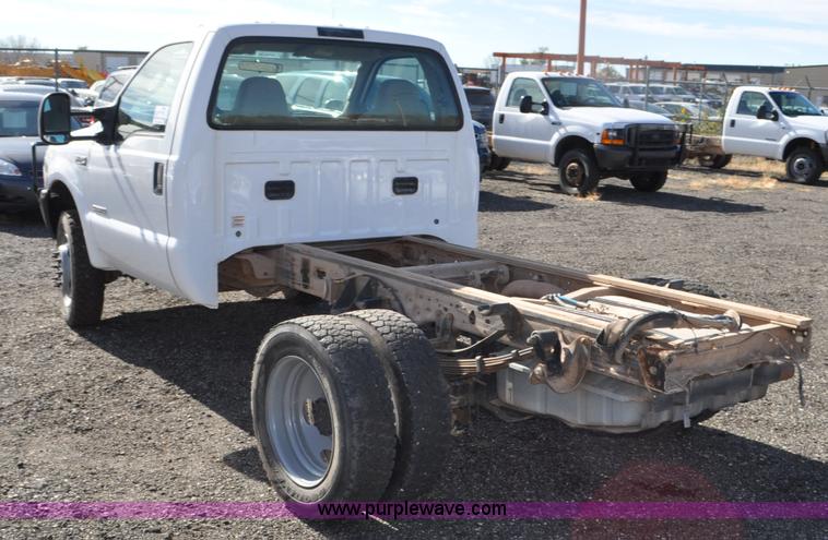 image for item F2088 2004 Ford F450 Super Duty XL truck cab and chassis