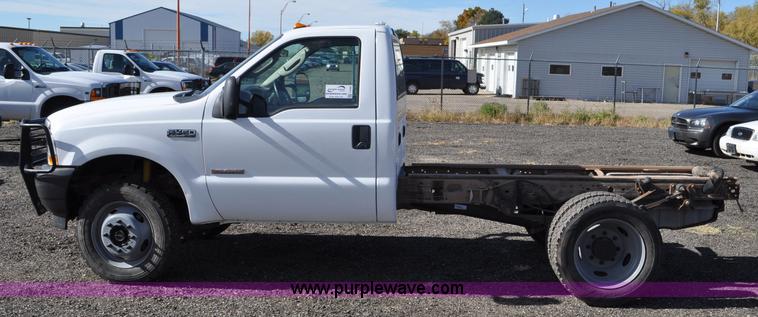 image for item F2088 2004 Ford F450 Super Duty XL truck cab and chassis