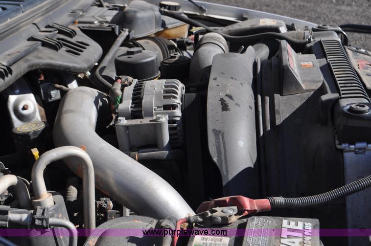 image for item F2088 2004 Ford F450 Super Duty XL truck cab and chassis