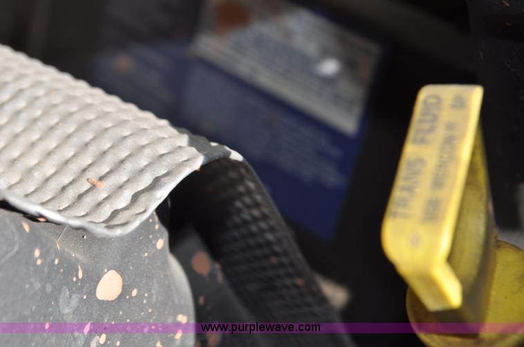 image for item F2088 2004 Ford F450 Super Duty XL truck cab and chassis