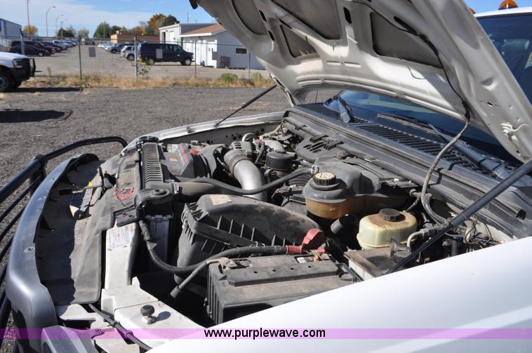 image for item F2088 2004 Ford F450 Super Duty XL truck cab and chassis