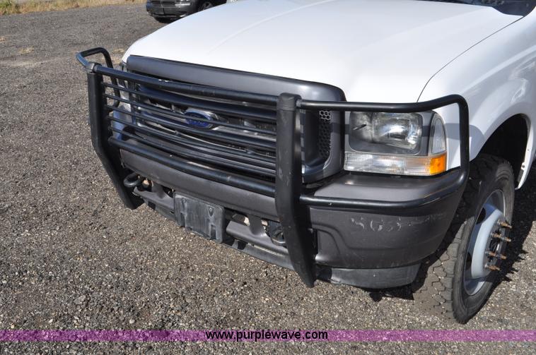 image for item F2088 2004 Ford F450 Super Duty XL truck cab and chassis