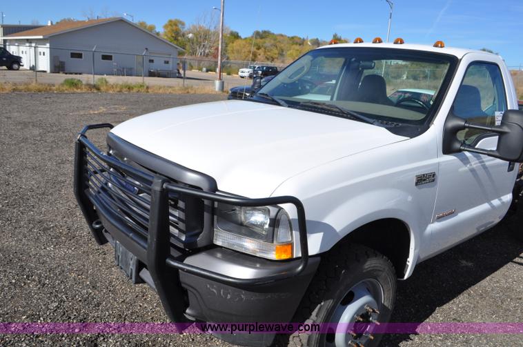 image for item F2088 2004 Ford F450 Super Duty XL truck cab and chassis