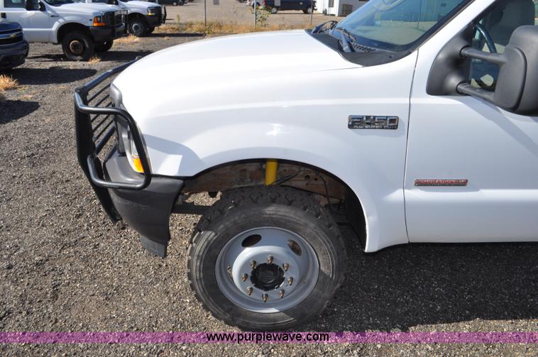 image for item F2088 2004 Ford F450 Super Duty XL truck cab and chassis