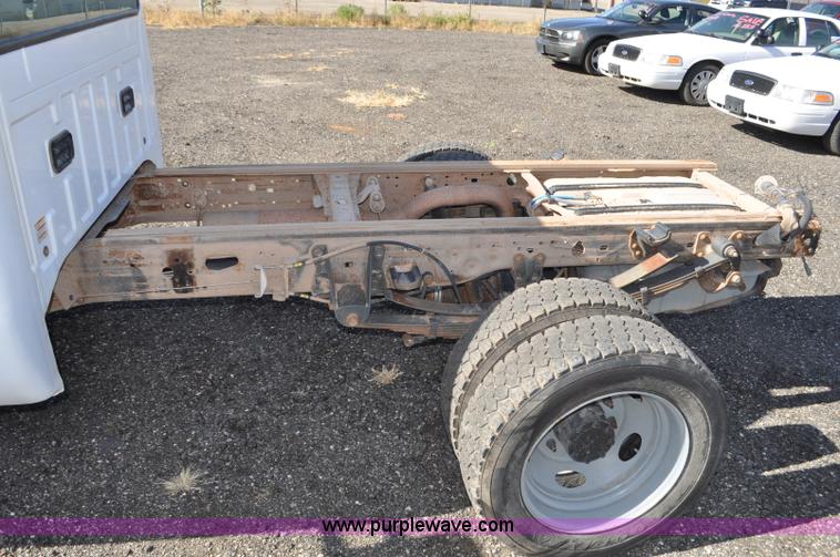 image for item F2088 2004 Ford F450 Super Duty XL truck cab and chassis