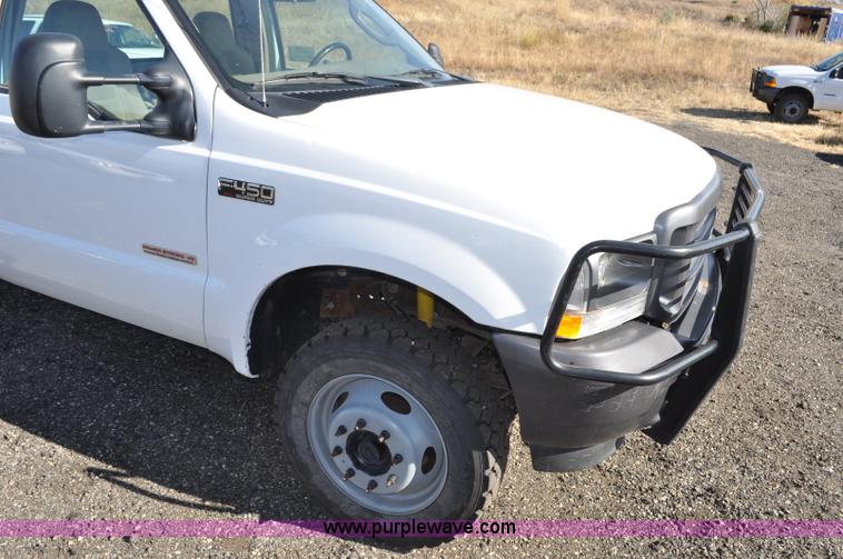 image for item F2088 2004 Ford F450 Super Duty XL truck cab and chassis
