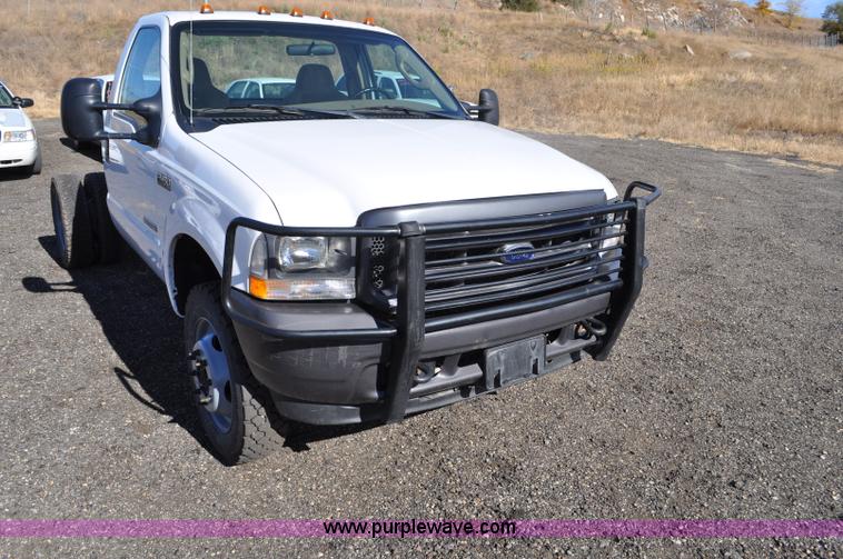image for item F2088 2004 Ford F450 Super Duty XL truck cab and chassis