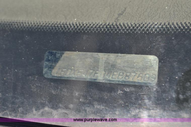 image for item F2088 2004 Ford F450 Super Duty XL truck cab and chassis