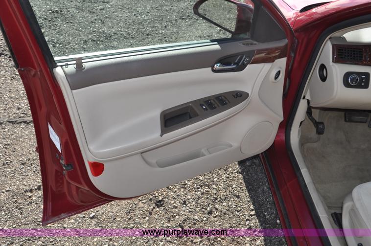 image for item F2090 2006 Chevrolet Impala